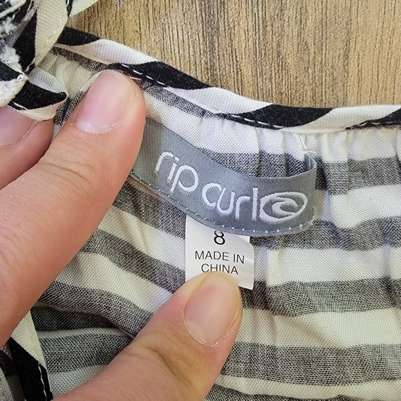 Rip Curl dress, black and white stripes, size 8 - Picture 4 of 9